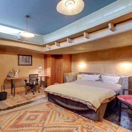 Adobe Studio 2 Blocks To Downtown Santa Fe Plaza! Bagian luar foto