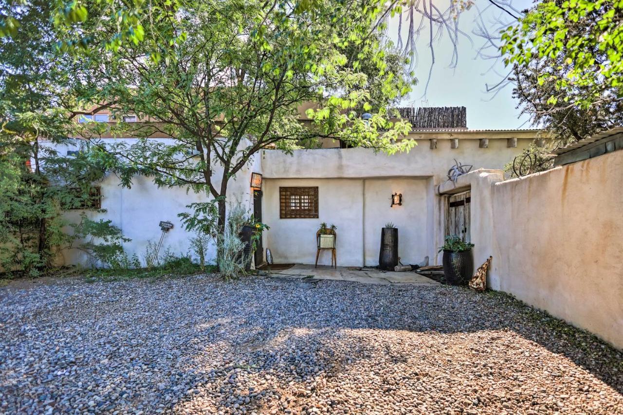 Adobe Studio 2 Blocks To Downtown Santa Fe Plaza! Bagian luar foto