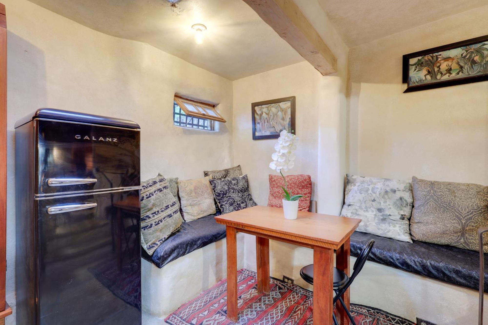 Adobe Studio 2 Blocks To Downtown Santa Fe Plaza! Bagian luar foto