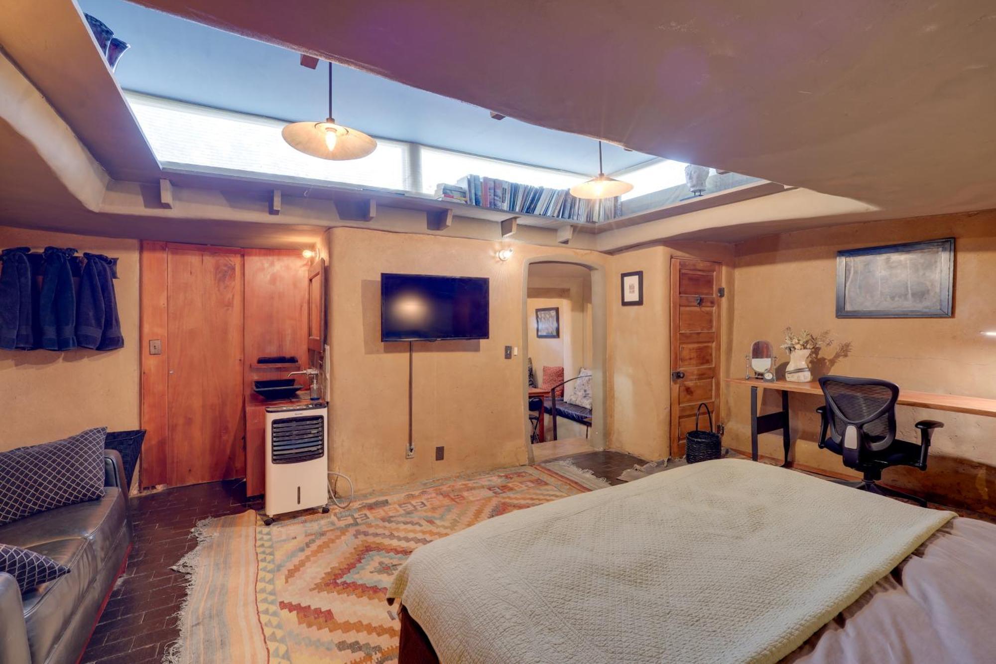 Adobe Studio 2 Blocks To Downtown Santa Fe Plaza! Bagian luar foto