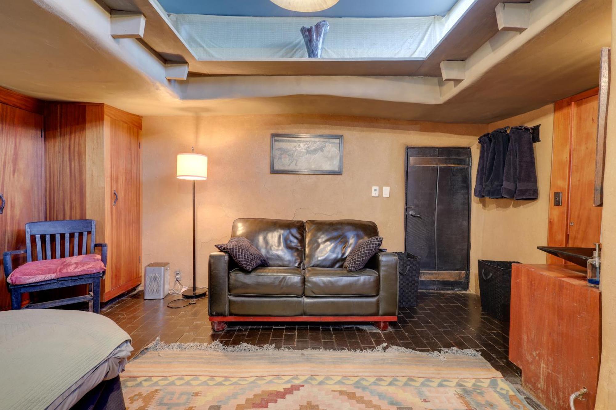 Adobe Studio 2 Blocks To Downtown Santa Fe Plaza! Bagian luar foto