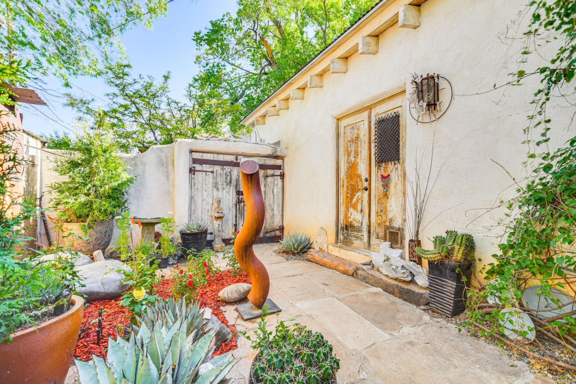 Adobe Studio 2 Blocks To Downtown Santa Fe Plaza! Bagian luar foto